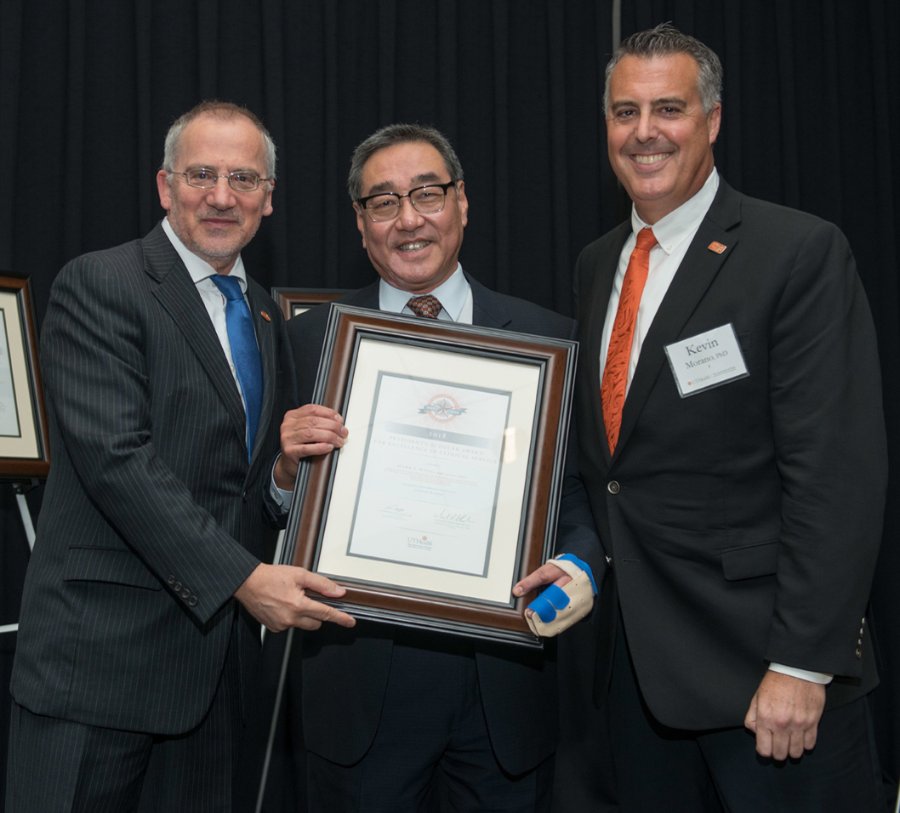 Colasurdo Honors Wong 3 Others With 2018 President S Scholar Awards News And Media About Uthealth School Of Dentistry