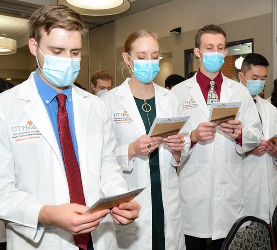 DDS Class of 2024 recognized with white coat ceremony UTHealth School