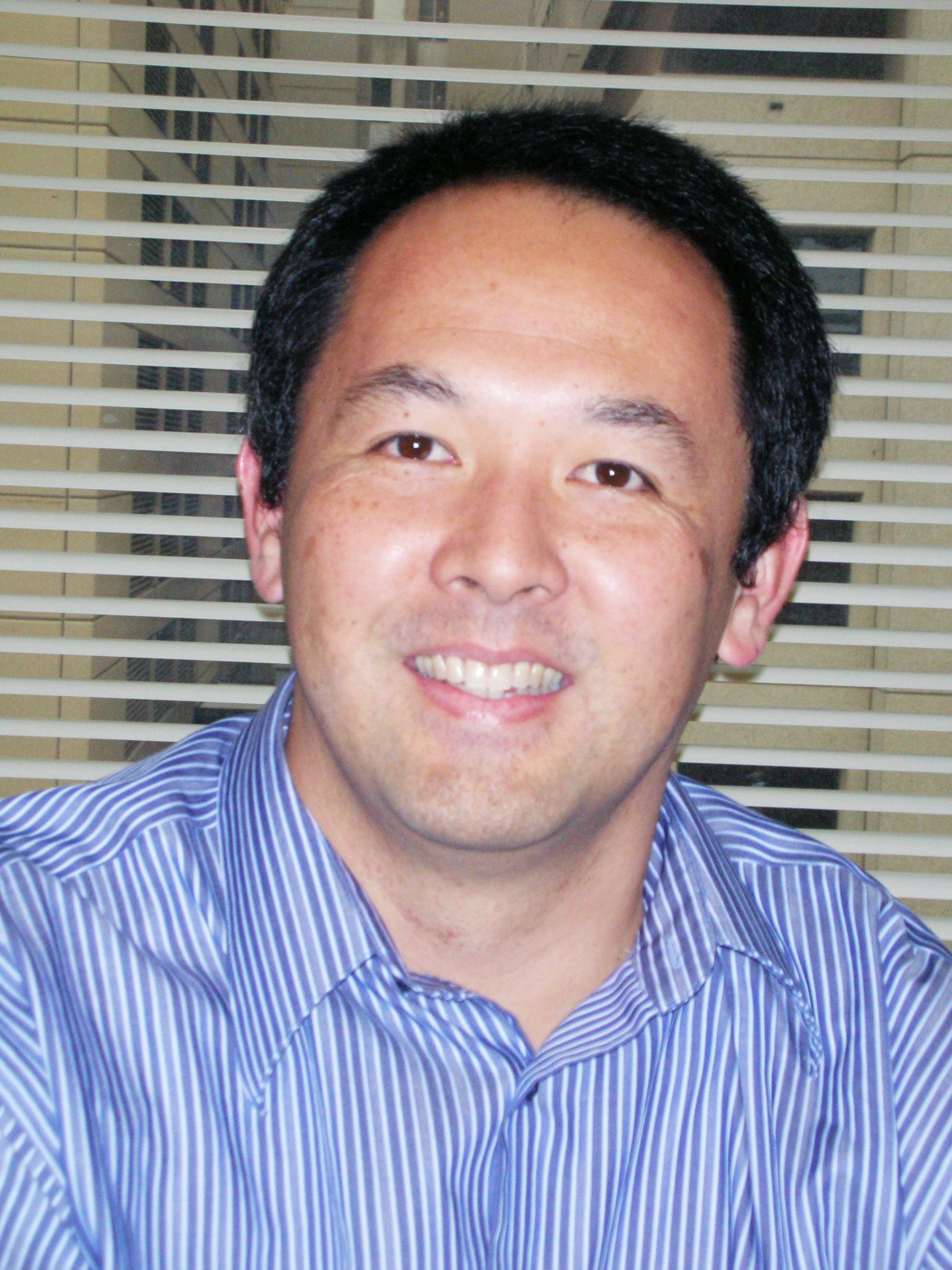  Yoshihiro Komatsu